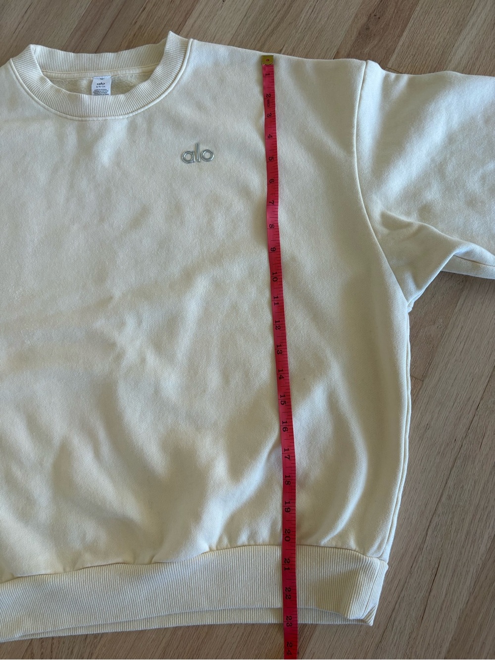 Alo Yoga Candlelight Yellow Accolade Crew Neck Pullover - Picture 8 of 9